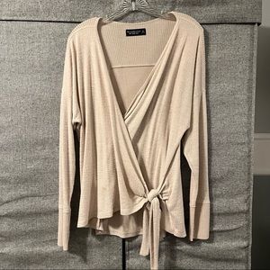 Abercrombie soft oatmeal wrap top